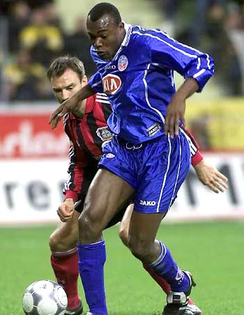 他的领域更 他的领域更